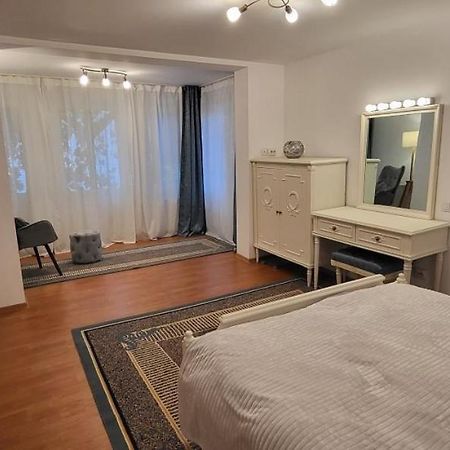 Cotroceni Accommodations Upstairs Boekarest Buitenkant foto